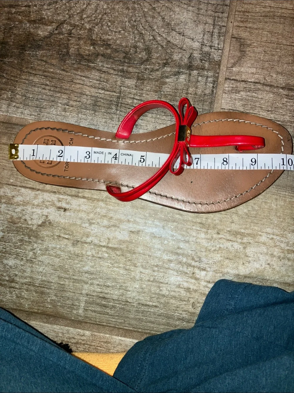 TORY BURCH LEIGHANNE THONG RED PATENT SANDAL